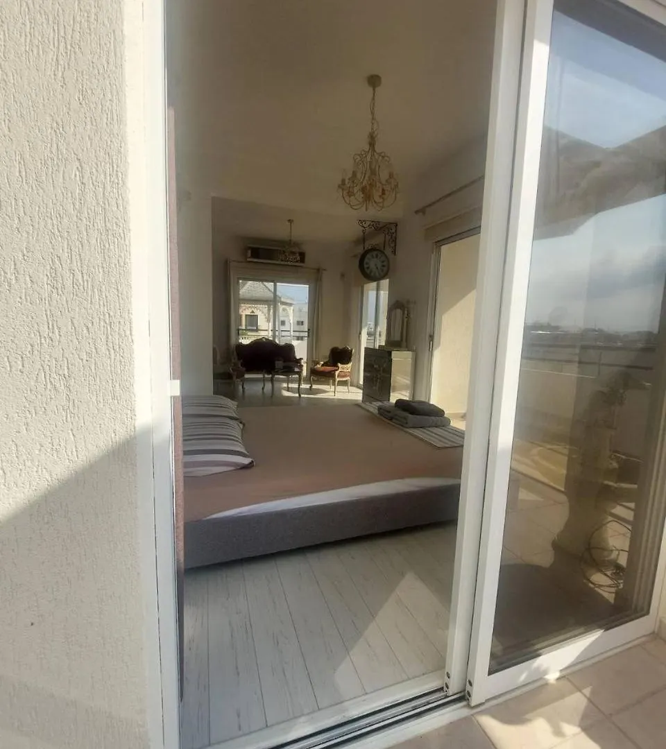 Central 1 Bedroom Lux Apartment Larnaca